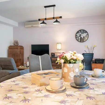 Paula Apartment *
